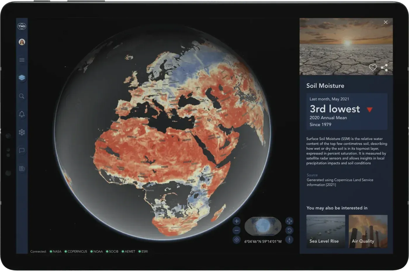 Atlas en una tableta con la humedad del suelo en Europa y África