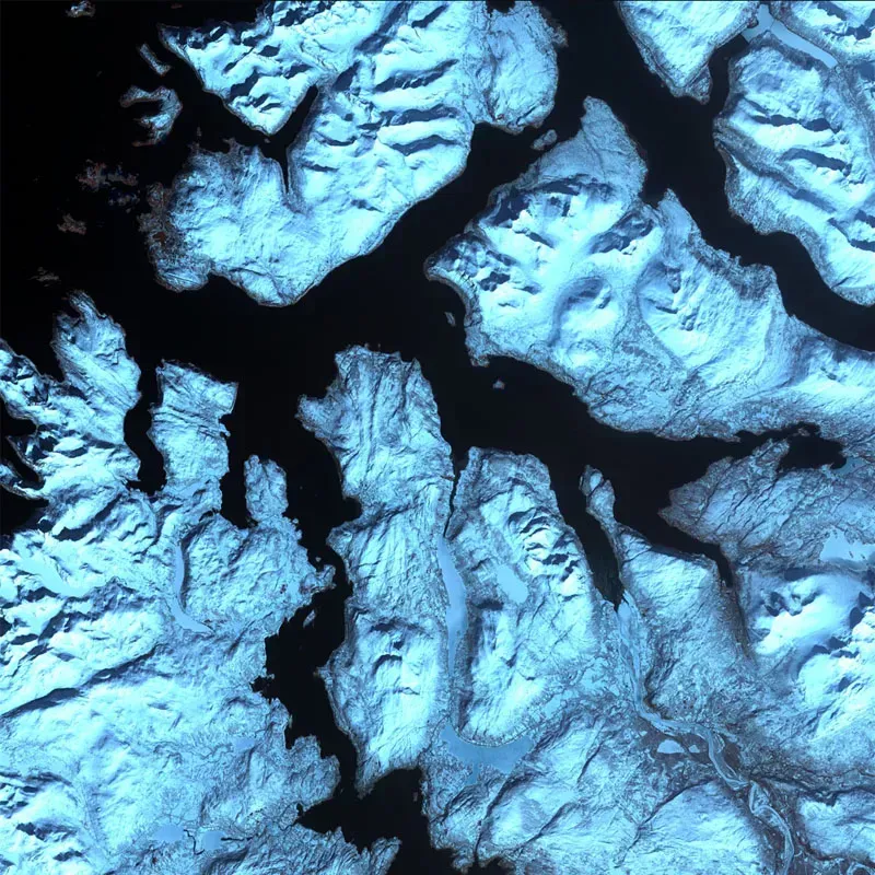 Fiordos nevados vistos por satélite