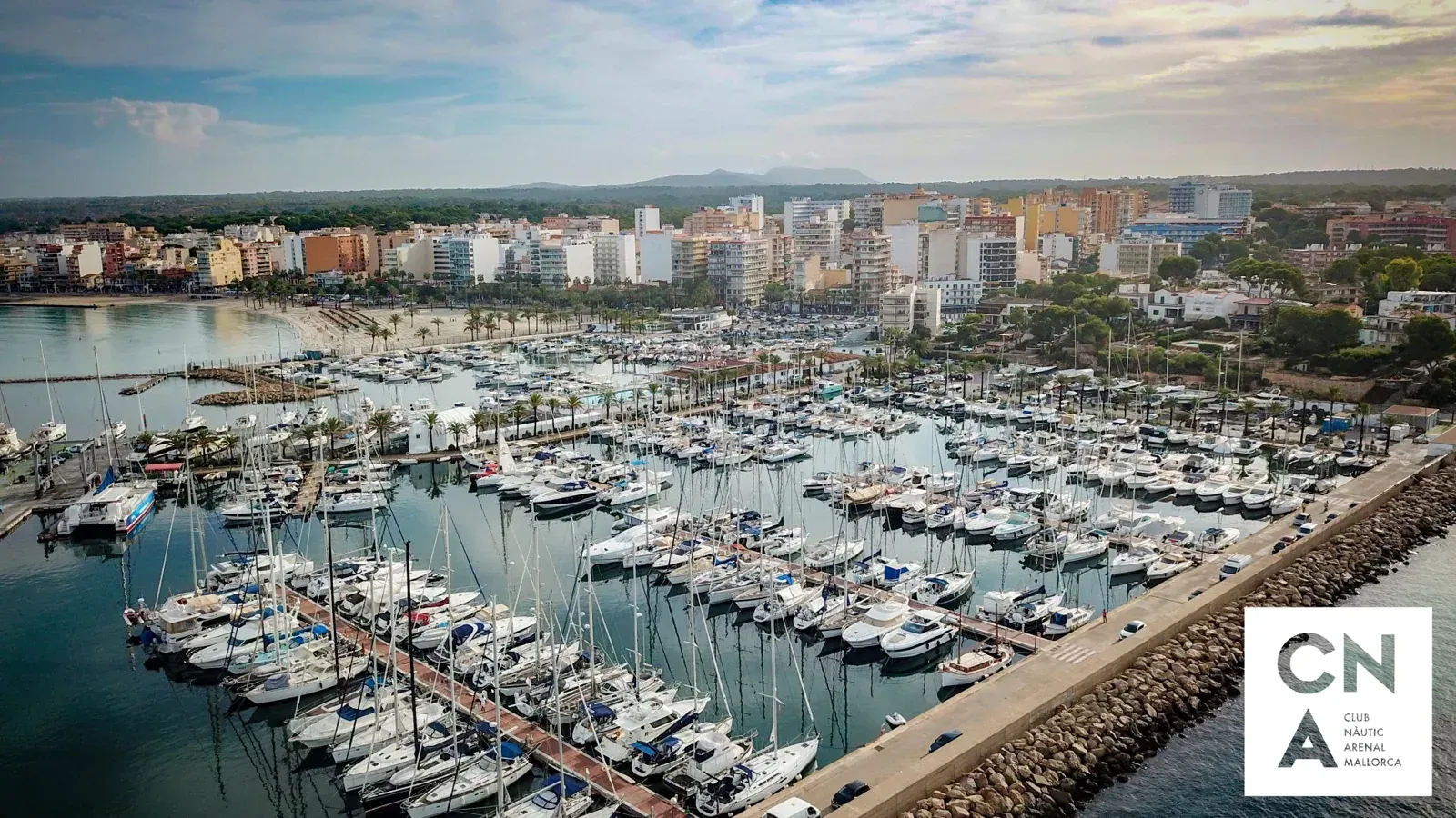 TrueWorld y el Club Náutico del Arenal por una navegación sostenible y la protección del Mediterráneo.