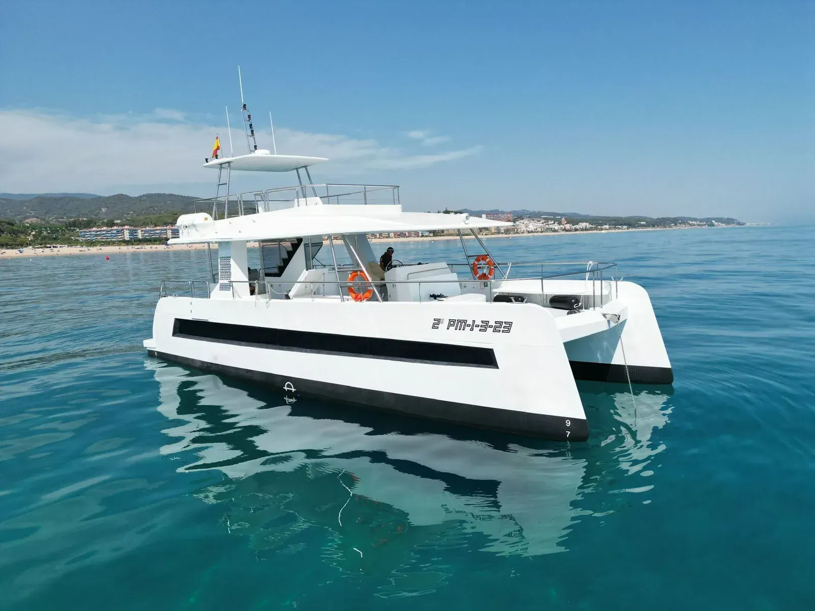 El primer barco turístico 100 % sostenible llega a Mallorca este verano Mallorcaventura y Trueworld diseñan un catamarán que recabará datos sobre la posidònia